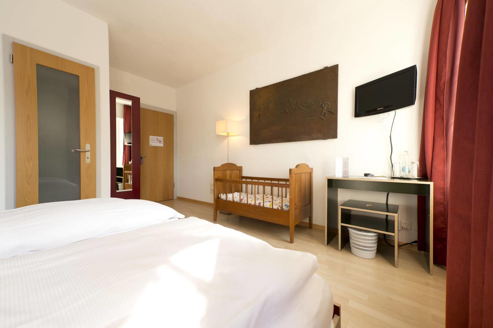 Bären Self Check-in Hotel